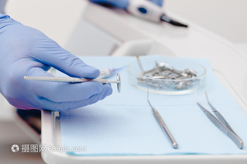 牙科器械 口腔醫(yī)生的得力助手與日?？谇恍l(wèi)生用品